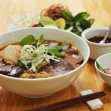 TIỆM “BÚN BÒ GIÒ HEO” & LSS BÍ KÍP TRUYỀN KỲ – 01